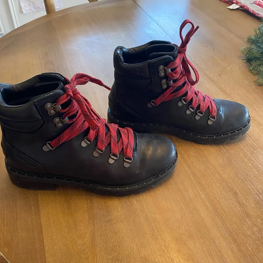 Sorel Waterproof hiking boots! Worn 5x. So cute! - Picture 3 of 6